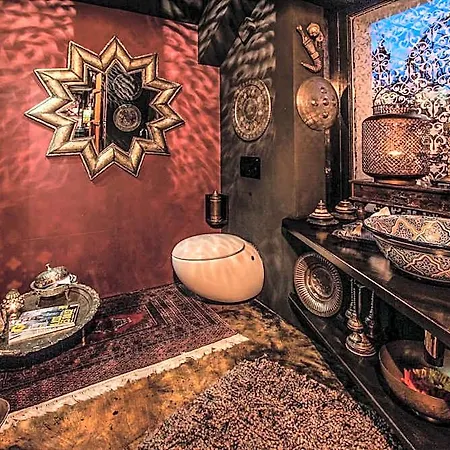Bijou / And Romance Hotel 3*