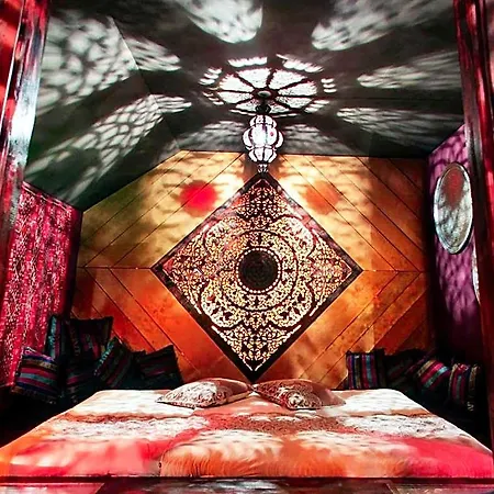 Bijou / And Romance Hotel 3*
