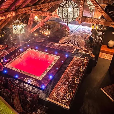 Bijou / And Romance Hotel 3*