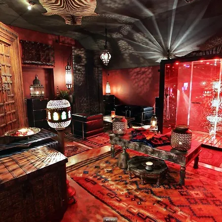 Bijou / And Romance Hotel 3*