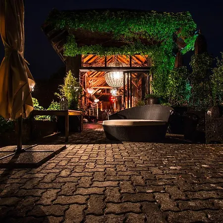 Bijou / And Romance Hotel 3*