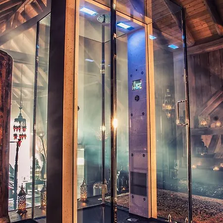 Bijou / And Romance 3*