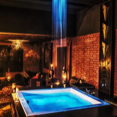 Hotel Bijou / And Romance