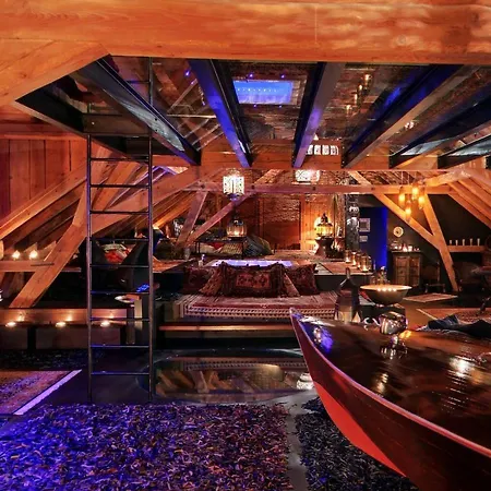 Bijou / And Romance 3*