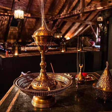 מלון Bijou / And Romance 3*