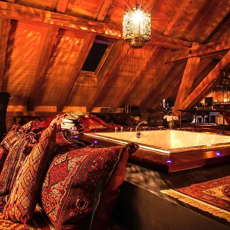 Bijou / And Romance 3*